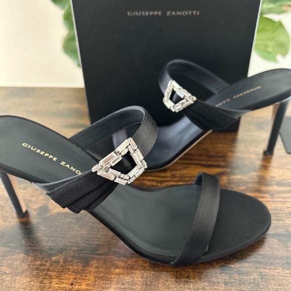 Giuseppe Zanotti Women's Crystal Embellished High Heel Sandals - Picture 3 of 9